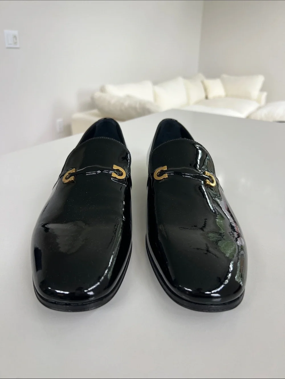 Salvatore Ferragamo lyon black patent leather loafer w/ gold tone hardware 8.5 E
